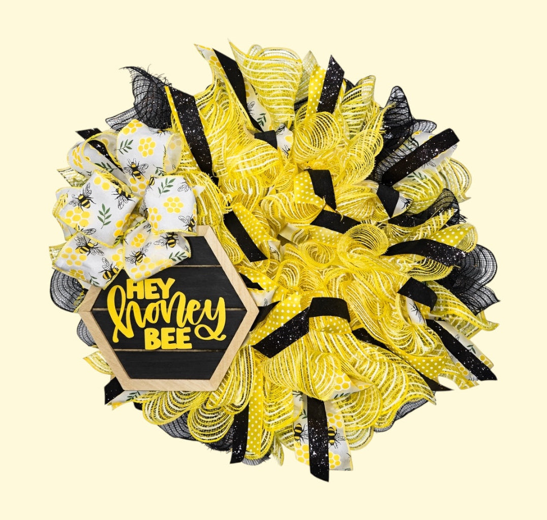 🐝Hey Honey Bee Wreath - 22” Fluffed